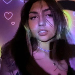 Meet your Posher, Valeria